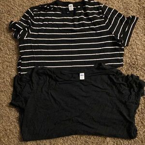 Old navy luxe t-shirts stopped one is a large, black is XL